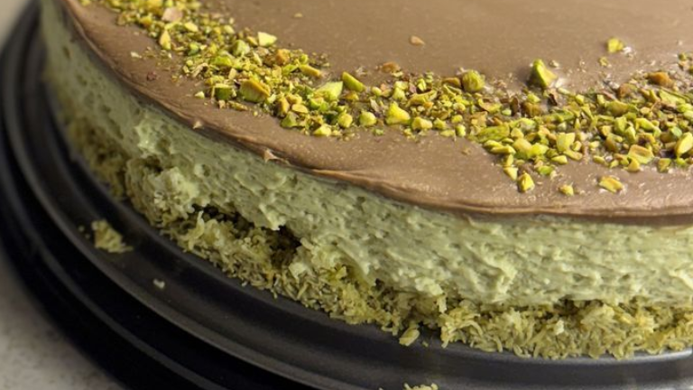 sernik z dubajskim nadzieniem