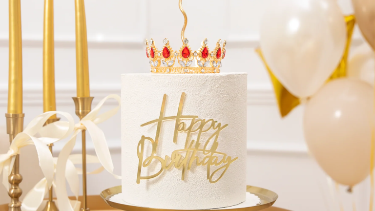 Tort z koroną i brokatem! - Zostań prawdziwą księżniczką!